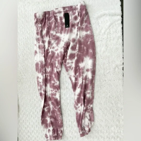 NWT- LULU’S Cozy Livin’ Vintage Berry/White Tie Dye Joggers - Picture 4 of 12